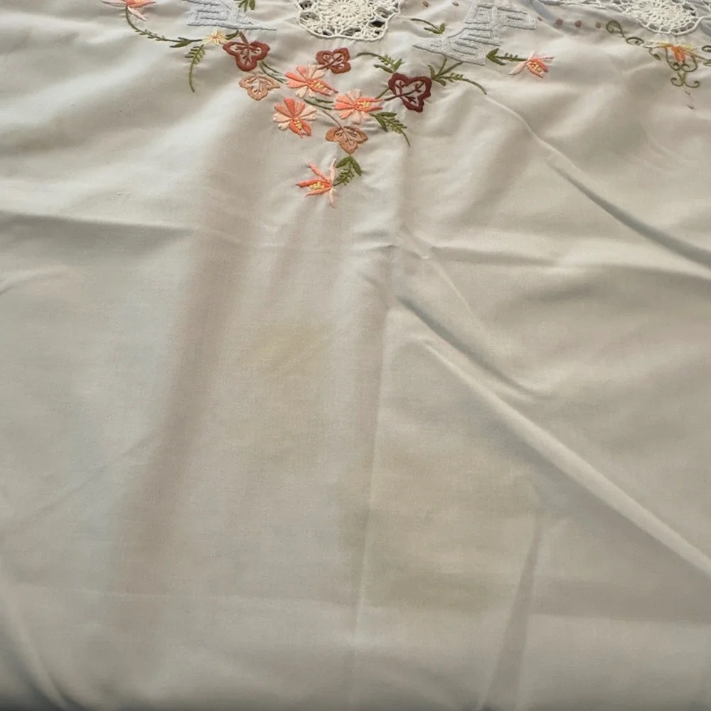 Vintage Tablecloth Floral Hand Embroidered Crochet Lace 116x66 Cottagecore